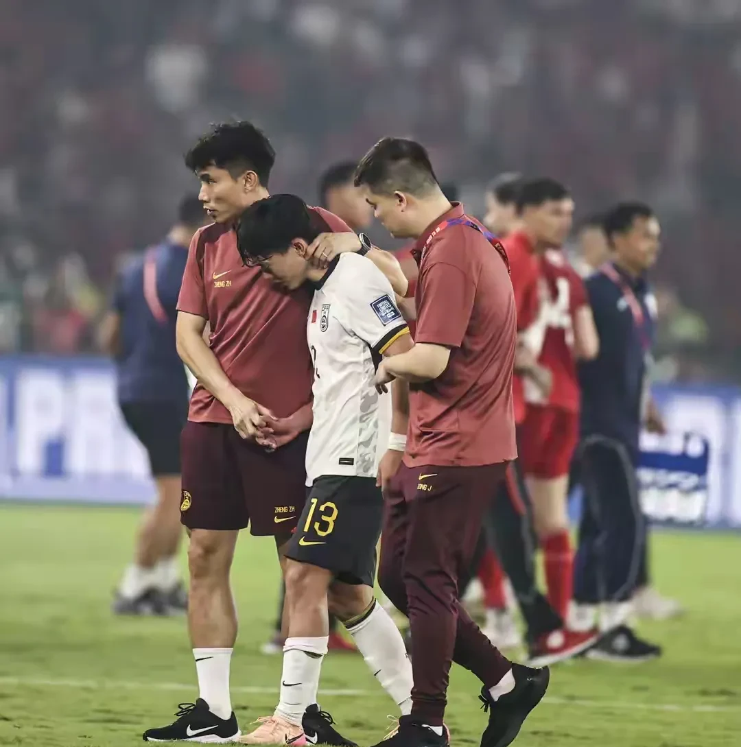 qyg-包含双方实力对比激烈，一场激烈的球赛引发球迷热议的词条